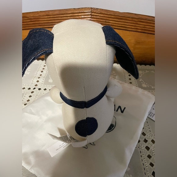 American Eagle “SNOOPY” limited edition plush NWT - Picture 4 of 8